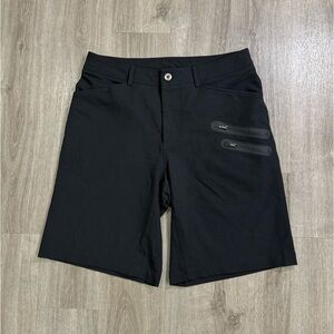 Lululemon Commute Shorts Mens Size 34 Black Athletic Athleisure Classic Utility